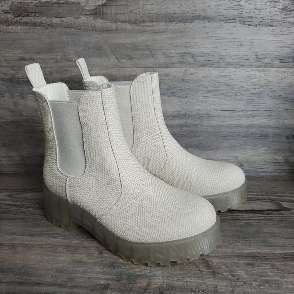 🔥252 DIRTY LAUNDRY Margo Snake Embossed Chelsea Boot